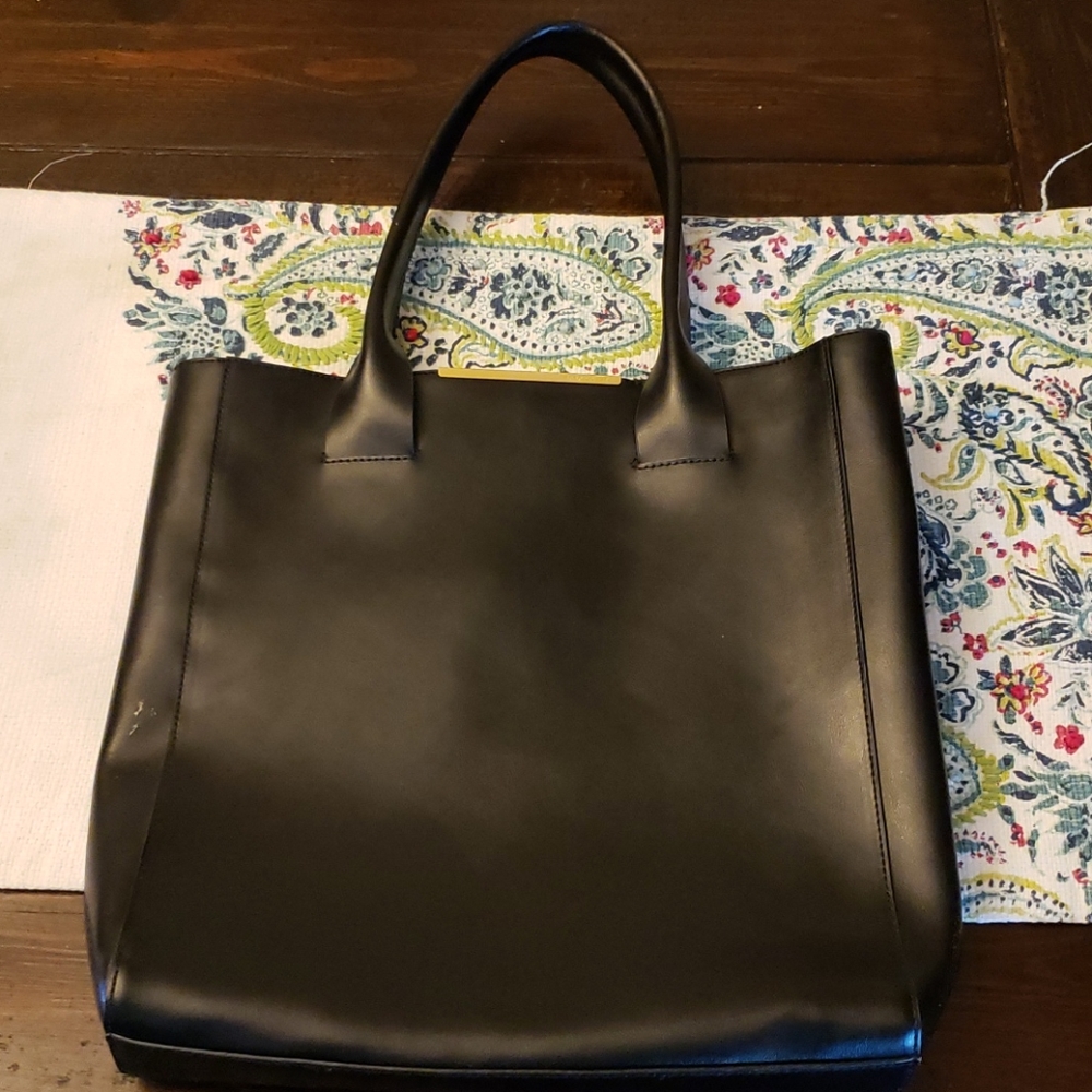 MAXAZRIA Cleo Business Travel Tote Leather